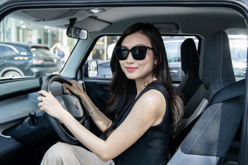 Tự lái ôtô hay đi máy bay về quê đón Tết?