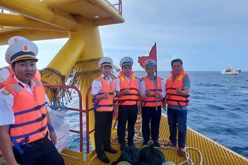 Hải trình đặc biệt của những người lần đầu ra thăm 'phên dậu' trên biển của Tổ quốc