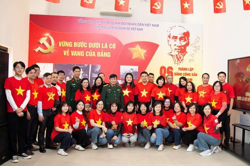 Nhiều hoạt động tại chương trình 'Vững bước dưới lá cờ vẻ vang của Đảng'