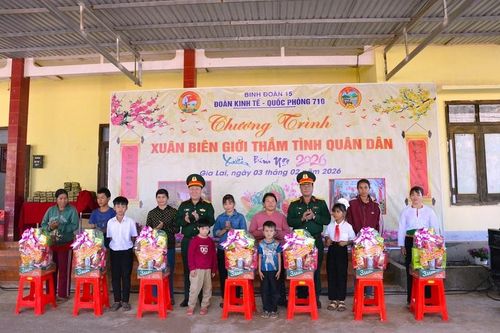 Xuân yêu thương đến với bản làng xã Ia Mơ