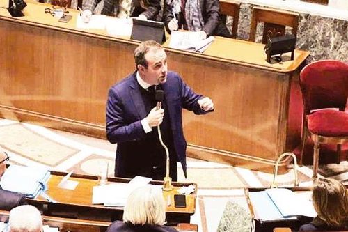 Pháp thông qua ngân sách năm 2026