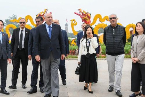 Chủ tịch Hạ viện Jordan Mazen Turki El Qadi tham quan Hoàng thành Thăng Long