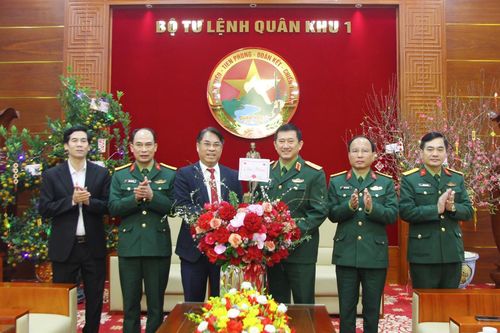 Bí thư Tỉnh ủy Cao Bằng thăm, chúc Tết Đảng ủy, Bộ tư lệnh Quân khu 1