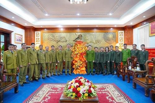 Công an các tỉnh biên giới Lào thăm, chúc Tết tỉnh Quảng Trị và Công an TP Huế