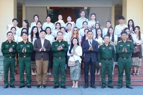 Bộ CHQS TP Đà Nẵng gặp mặt sinh viên Lào và con em cán bộ quân đội