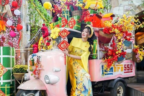 Trò cưng của Hồ Hoài Anh và Lưu Hương Giang tung MV Tết khiến ai cũng muốn về nhà