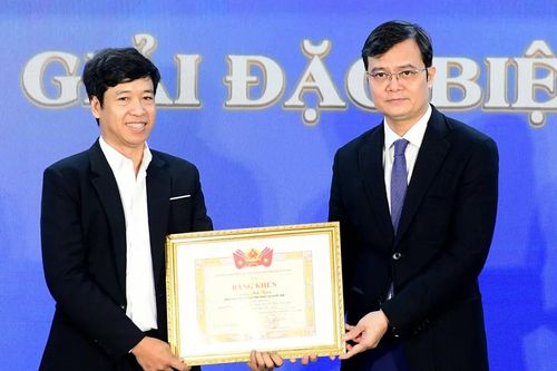 Biểu trưng chính thức Đại hội XIII của Đoàn