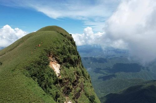 Theo dấu chân trekker chinh phục đỉnh Pa Thiên – Voi Mẹp giữa mùa mây
