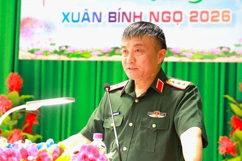 Thứ trưởng Bộ Quốc phòng kiểm tra, chúc Tết Trung đoàn 915 và 920