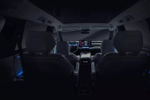 Toyota hé lộ nội thất mẫu SUV điện ba hàng ghế mới