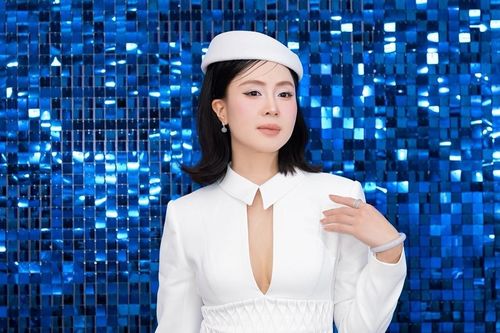 NSND Thanh Lam nặng trĩu tâm sự, Hồng Diễm hiếm hoi diện váy lộ ngực