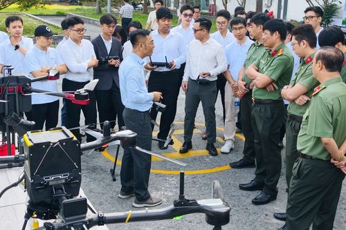 Công an TPHCM khảo sát ứng dụng drone phục vụ công tác bảo đảm an ninh, trật tự