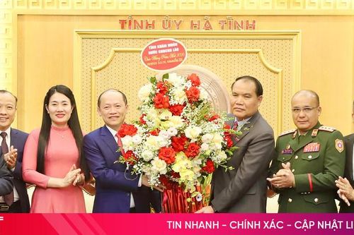 Tỉnh Hà Tĩnh và Khăm Muồn tiếp tục thắt chặt tình đoàn kết, hợp tác toàn diện