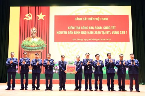 Cảnh sát biển Việt Nam kiểm tra công tác sẵn sàng chiến đấu và chuẩn bị Tết Nguyên đán