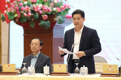 Thứ trưởng Bộ Y tế trả lời giải pháp ngăn thực phẩm 'bẩn' và Nghị quyết 46 đang 'nóng'