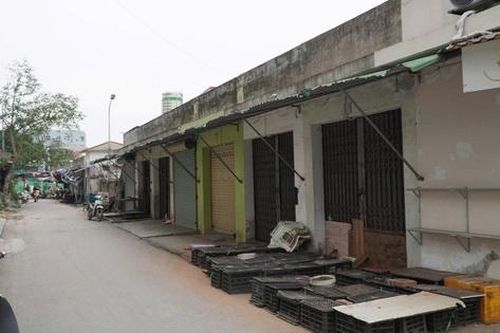 Chợ hàng chục tỷ ở Nghệ An đìu hiu, nhiều ki-ốt 'cửa đóng then cài'