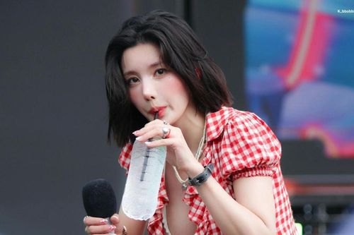 'Nữ thần waterbomb' Kwon Eun Bi bị bỏng da độ 2