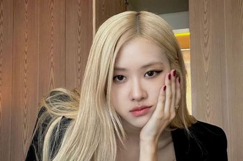 Rosé (BLACKPINK) khoe vẻ quyến rũ chỉ với một bức ảnh cận mặt