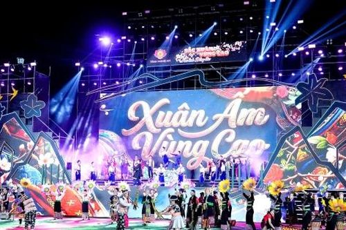 Nghệ An: 'Sắc xuân vùng cao, ấm tình đồng bào' lan tỏa tinh thần sẻ chia