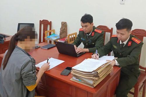 Xử phạt hành chính đối với một phụ nữ xuất nhập cảnh trái phép
