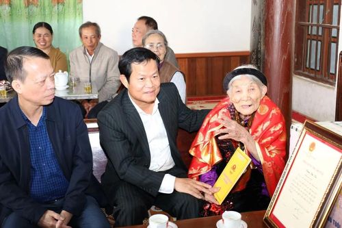 Phó Chủ tịch HĐND tỉnh Nguyễn Quang Hải thăm, kiểm tra sản xuất, đời sống tại xã Triệu Sơn và các đơn vị