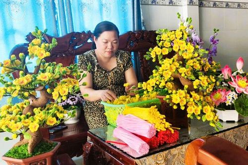 Khéo tay làm hoa, tăng thu nhập