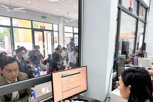 Cảnh sát giao thông Đà Nẵng tiếp nhận đăng ký xe hai ngày cuối tuần trước Tết Bính Ngọ 2026