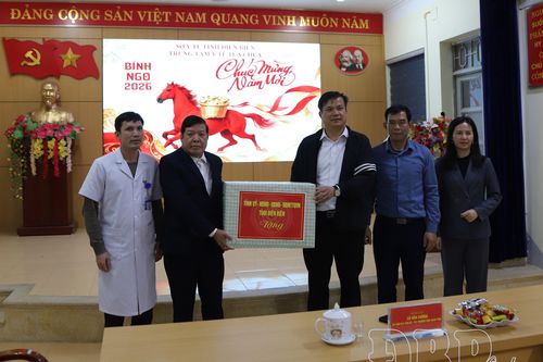 Phó Chủ tịch Thường trực UBND tỉnh Lò Văn Cương thăm, chúc Tết tại Tủa Chùa, Sính Phình