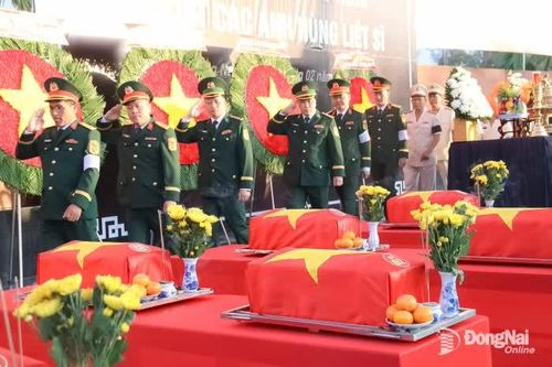 Tổ chức trang trọng lễ viếng, truy điệu và an táng 15 hài cốt liệt sĩ