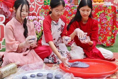 Tết rộn ràng dưới mái trường