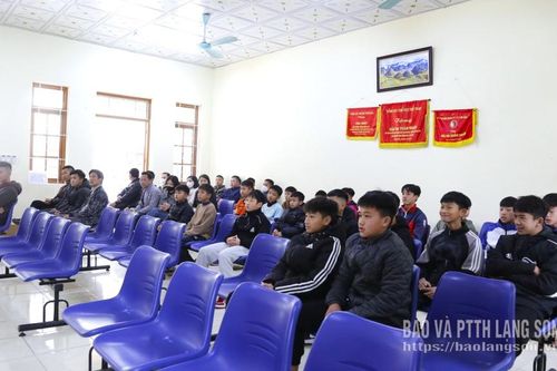 Gặp mặt đội bóng U11, U13 chuẩn bị tham gia giải giao lưu bóng đá thanh thiếu niên tại Trung Quốc