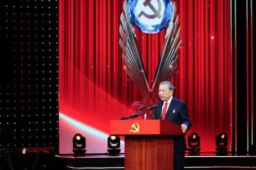Công tác thông tin, tuyên tuyền phải là 'pháo lệnh', 'trống trận' cổ vũ toàn Đảng, toàn dân