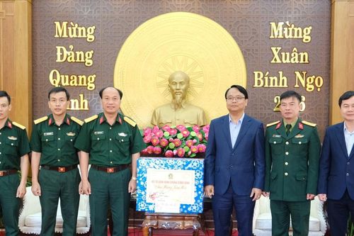 Lữ đoàn 293 thăm, chúc Tết Tỉnh ủy Lâm Đồng nhân dịp Xuân 2026
