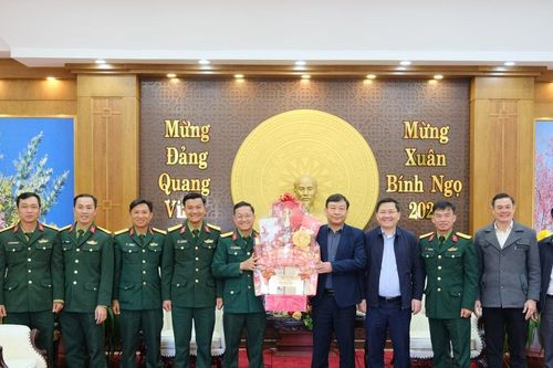 Đoàn Kinh tế - Quốc phòng Quân khu 7 chúc Tết Tỉnh ủy Lâm Đồng