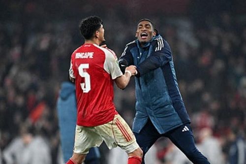 Hincapie rực sáng đưa Arsenal vào chung kết Carabao Cup sau trận thắng Chelsea