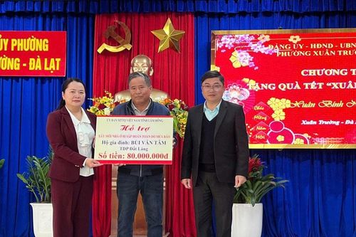 Xuân Trường - Đà Lạt hỗ trợ hơn 300 triệu đồng cho người dân khó khăn đón Tết