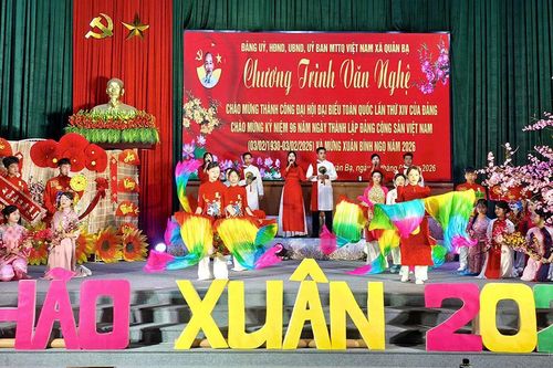 Đại biểu Quốc hội khóa XV tỉnh Tráng A Dương dự Chương trình văn nghệ xã Quản Bạ
