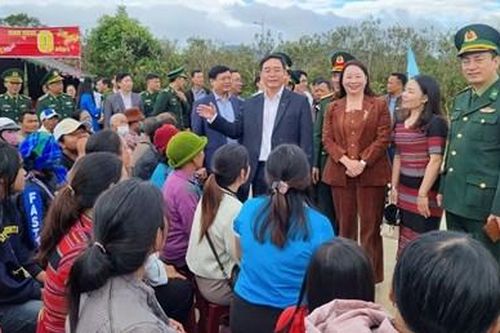 'Xuân Biên phòng - ấm lòng dân bản' chung tay lo Tết cho người dân biên giới