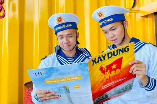 Tết nơi nhà giàn DK1 và những trang báo ấm áp nghĩa tình