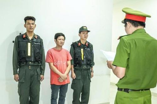 TP.HCM: Khởi tố 2 đối tượng mang hung khí đánh nhau ở ngã tư