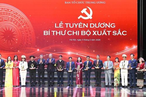 Lần đầu tiên tuyên dương Bí thư chi bộ xuất sắc: Đặt trọng tâm xây dựng Đảng từ gốc rễ