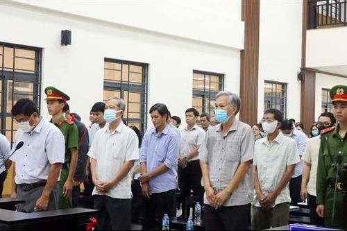 3 cựu phó chủ tịch lĩnh án do ký khống hồ sơ cấp đất tái định cư