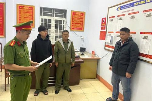 Mở kho 'chui' rồi sản xuất hàng trăm tấn lúa giống giả