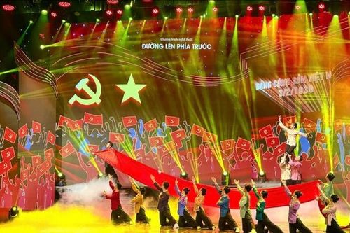 Chương trình nghệ thuật 'Đường lên phía trước'
