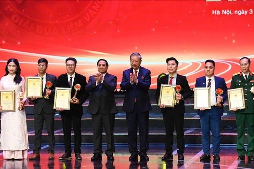 Trao giải Búa liềm Vàng lần thứ X