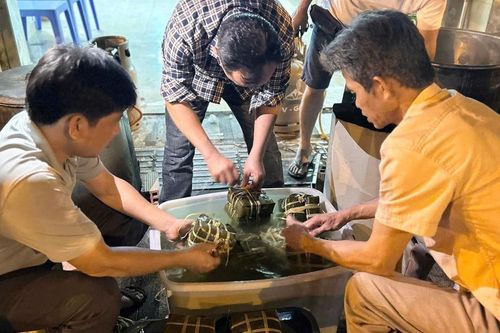 Chi phí quá nhiều, tôi không dám về quê đón Tết