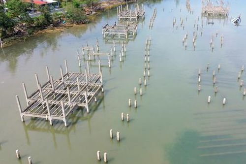 'Ma trận' cọc bê tông giữa 'tuyệt tình cốc' xứ Huế