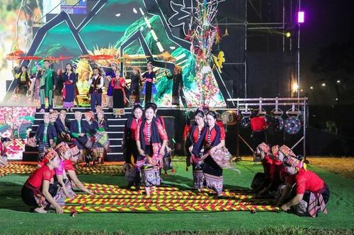 Nghệ An chăm lo Tết vùng cao: Rà soát từng hộ, bảo đảm mọi nhà đều có quà Xuân