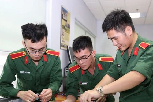 Bộ Quốc phòng sẽ tổ chức kỳ thi riêng để xét tuyển các trường quân đội từ 2026