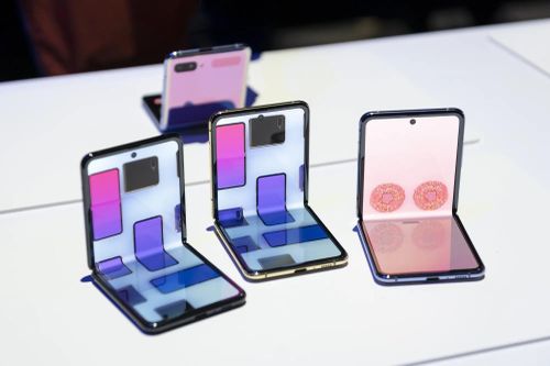 Apple tính 'học hỏi' Samsung